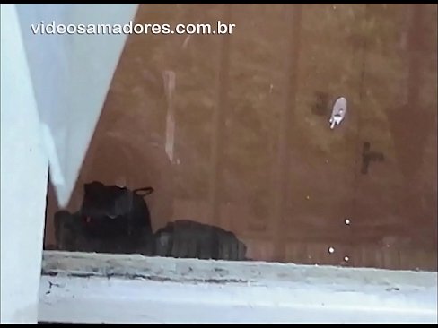 ❤️ Hombre cachondo mirando a su novia con otro chico, grabando un vídeo de follada sin molestar a la pareja Video de porno en es.hentaiser.ru ❌️